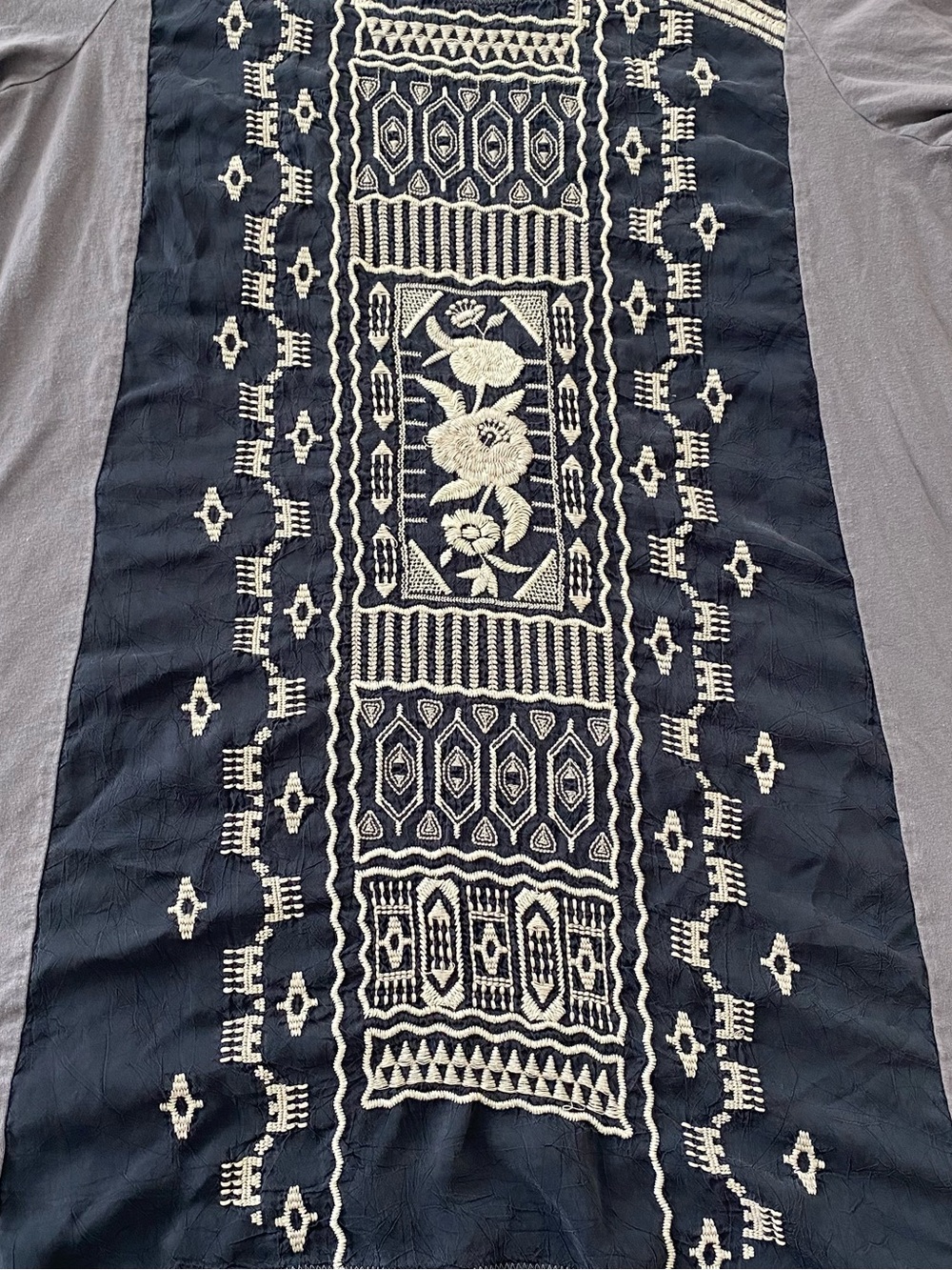 Johnny Was XL Georgette Gray Embroidered Blouse with Flower Tribal Boho Festival - Picture 2 of 7